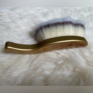 Bésame Long Hair Finishing Powder Brush